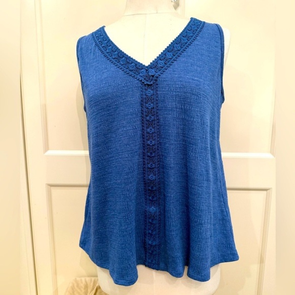 Cable  &  Gauge Womens Size XL Blue Sleeveless Full Top V-Neck WEmbroidery